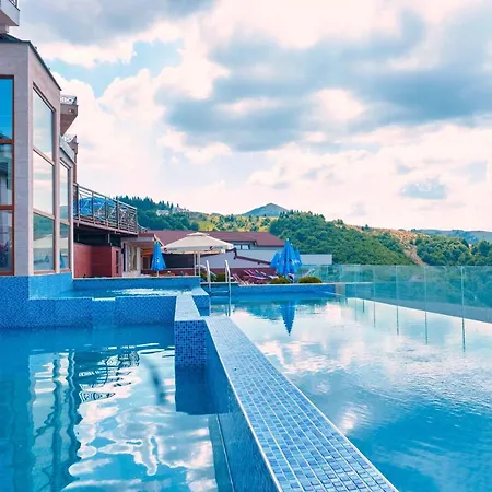 & S20 Milmari アパート コパオニク