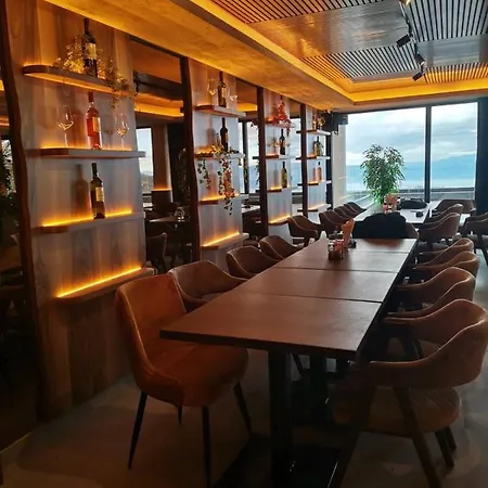 Appartement & S20 Milmari *