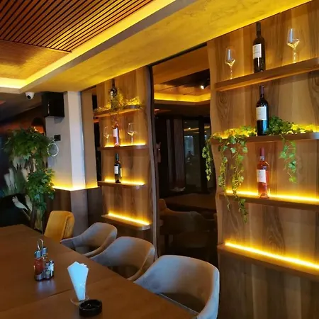 & S20 Milmari アパート *