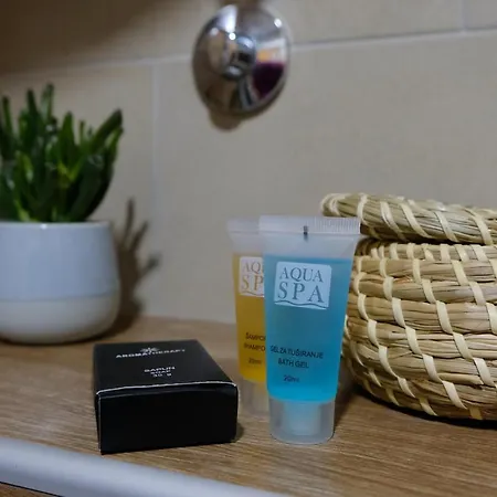 & S20 Milmari アパート *